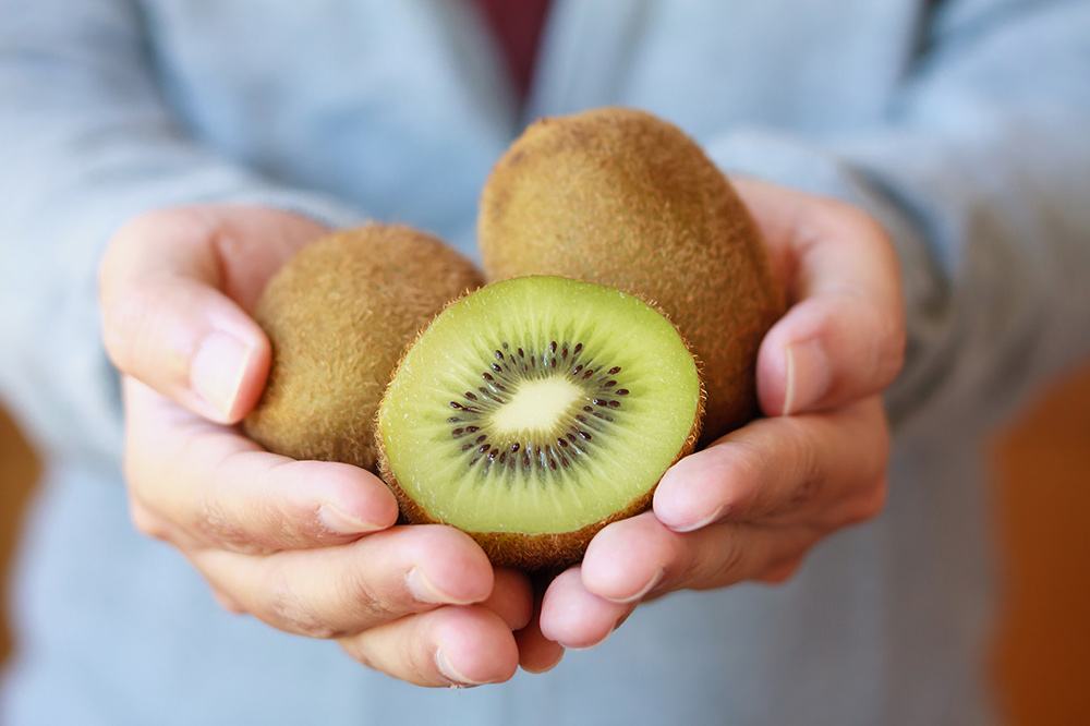 Kiwi-fruit-benefits-for-hair