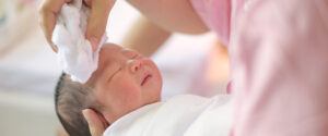 How to bathe a newborn baby