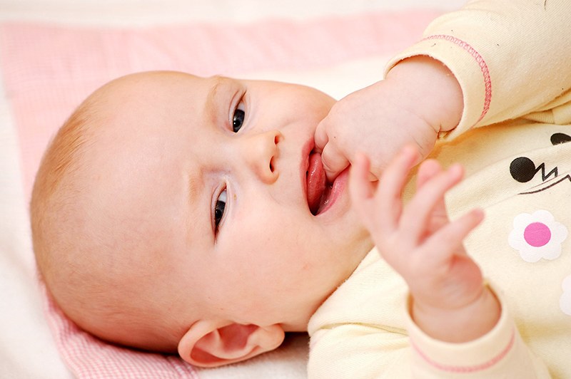 how do you know when a baby is teething | teething baby