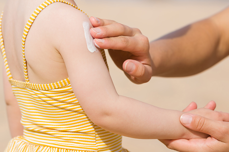 How to choose the best baby sunscreen